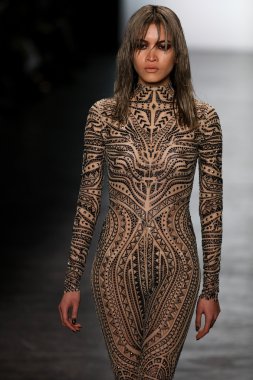 Tadashi Shoji 2016 Sonbaharı