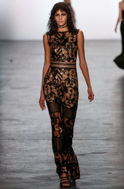 Tadashi Shoji 2016 Sonbaharı