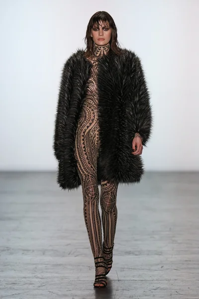 Tadashi Shoji 2016 Sonbaharı