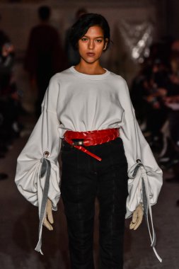 Y proje moda defilesi