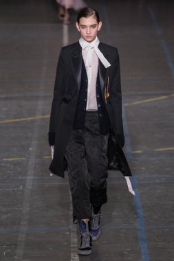 John Galliano gösteri