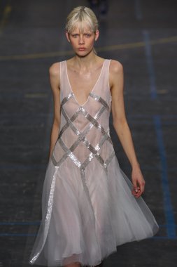 John Galliano gösteri