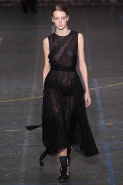 John Galliano gösteri