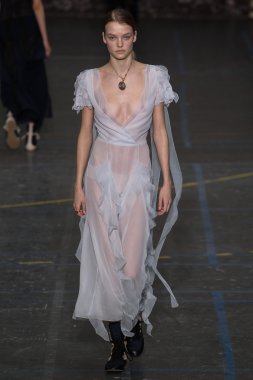 John Galliano gösteri