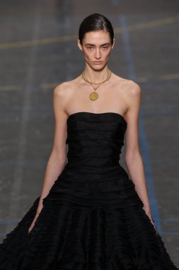 John Galliano gösteri