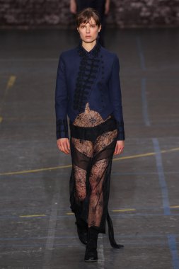 John Galliano gösteri