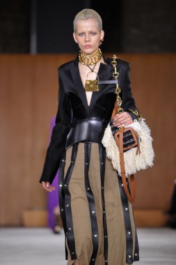 Loewe fashion show