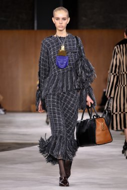 Loewe fashion show