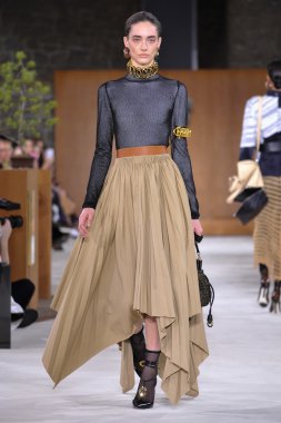 Loewe fashion show