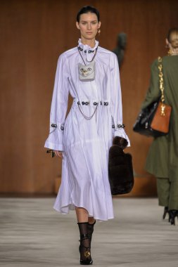 Loewe fashion show