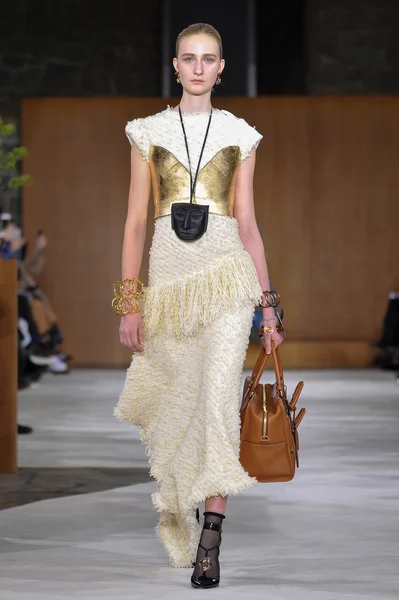 Loewe fashion show