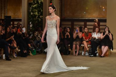 Galia Lahav Gelin Pist Gösterisi