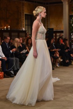 Galia Lahav Gelin Pist Gösterisi