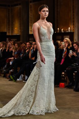 Galia Lahav Gelin Pist Gösterisi