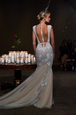 Galia Lahav Gelin Pist Gösterisi