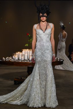 Galia Lahav Gelin Pist Gösterisi