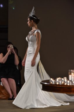 Galia Lahav Gelin Pist Gösterisi