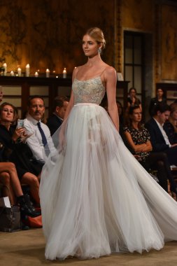 Galia Lahav Gelin Pist Gösterisi