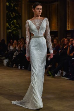 Galia Lahav Gelin Pist Gösterisi