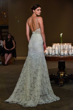 Galia Lahav Gelin Pist Gösterisi