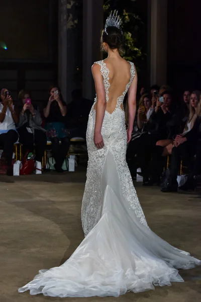 Espectáculo de la pasarela nupcial Galia Lahav — Foto de Stock