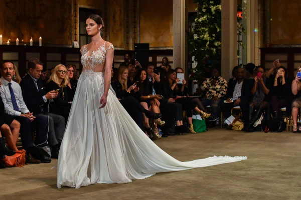 Galia Lahav Bridal Runway Show — Stock Photo, Image