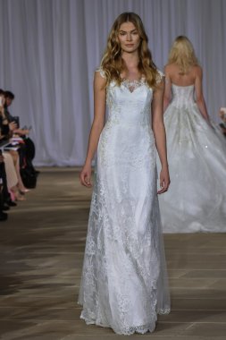 Ines Di Santo pist gösteri