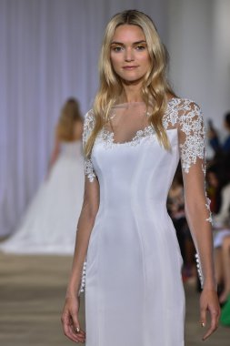 Ines Di Santo pist gösteri