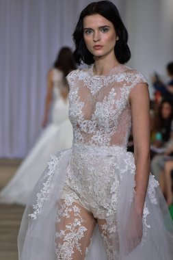 Ines Di Santo pist gösteri