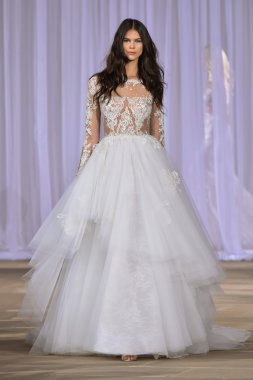 Ines Di Santo pist gösteri