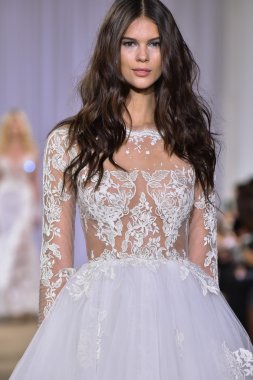 Ines Di Santo pist gösteri