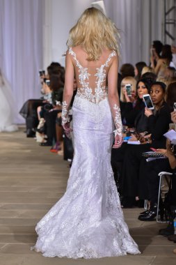 Ines Di Santo pist gösteri