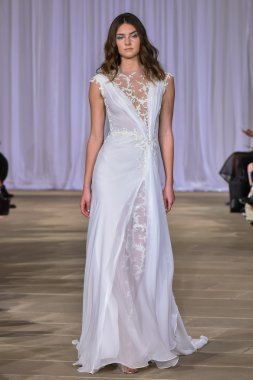 Ines Di Santo pist gösteri