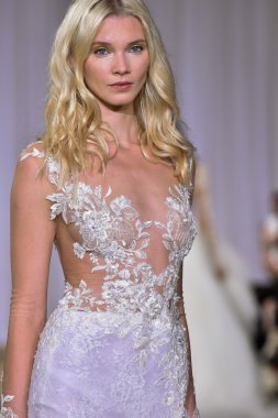 Ines Di Santo pist gösteri