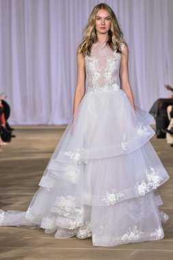 Ines Di Santo pist gösteri