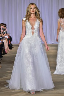 Ines Di Santo pist gösteri