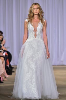 Ines Di Santo pist gösteri