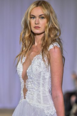 Ines Di Santo pist gösteri