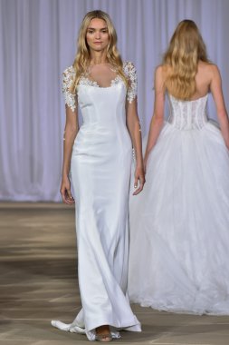 Ines Di Santo pist gösteri