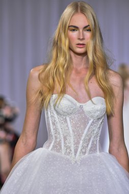 Ines Di Santo pist gösteri