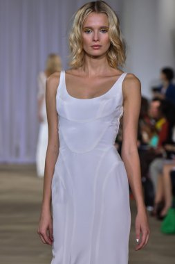 Ines Di Santo pist gösteri