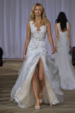 Ines Di Santo pist gösteri