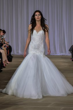 Ines Di Santo pist gösteri