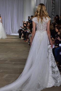 Ines Di Santo pist gösteri