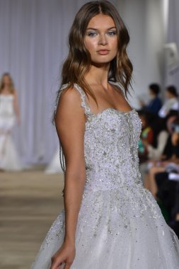 Ines Di Santo pist gösteri