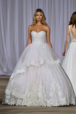 Ines Di Santo pist gösteri