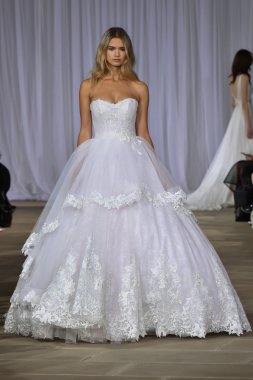 Ines Di Santo pist gösteri