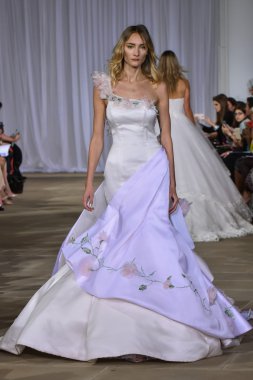 Ines Di Santo pist gösteri