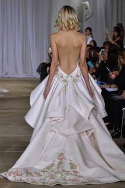 Ines Di Santo pist gösteri