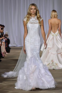 Ines Di Santo pist gösteri